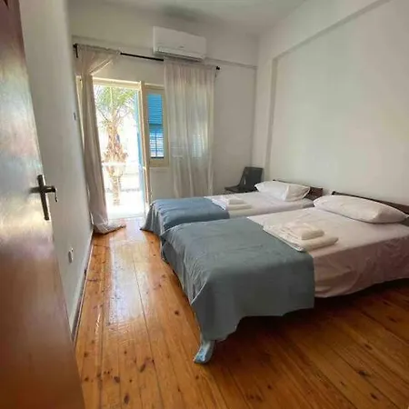 2 Bedroom In Ermou 4 Minute Walk アパート ラルナカ