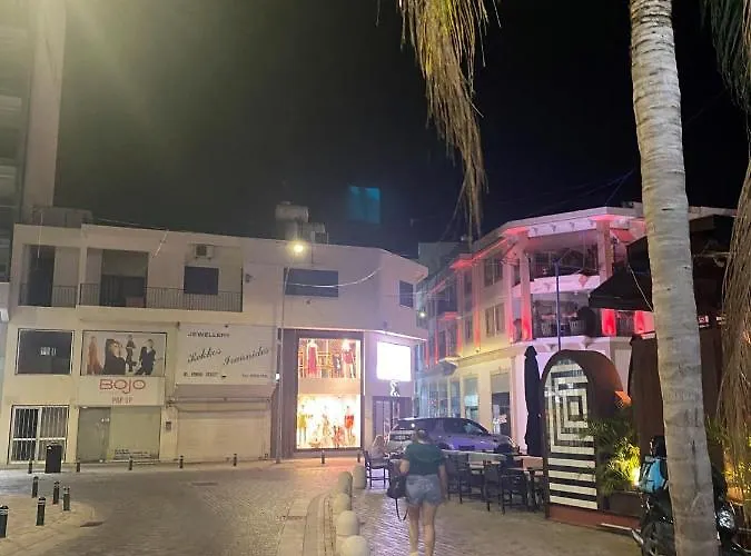 2 Bedroom In Ermou 4 Minute Walk Appartamento *