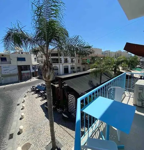 2 Bedroom In Ermou 4 Minute Walk Larnaca