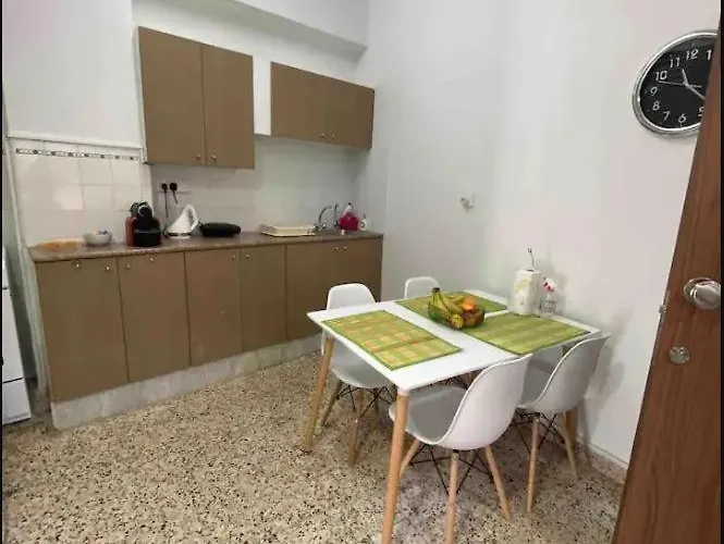 Apartment 2 Bedroom In Ermou 4 Minute Walk *