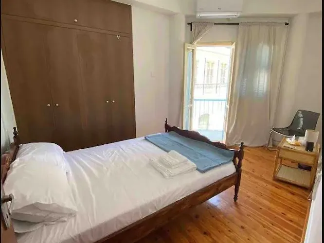 2 Bedroom In Ermou 4 Minute Walk Apartment *